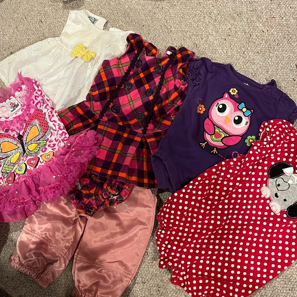 Bundle of little girls clothes, size 6–9 months